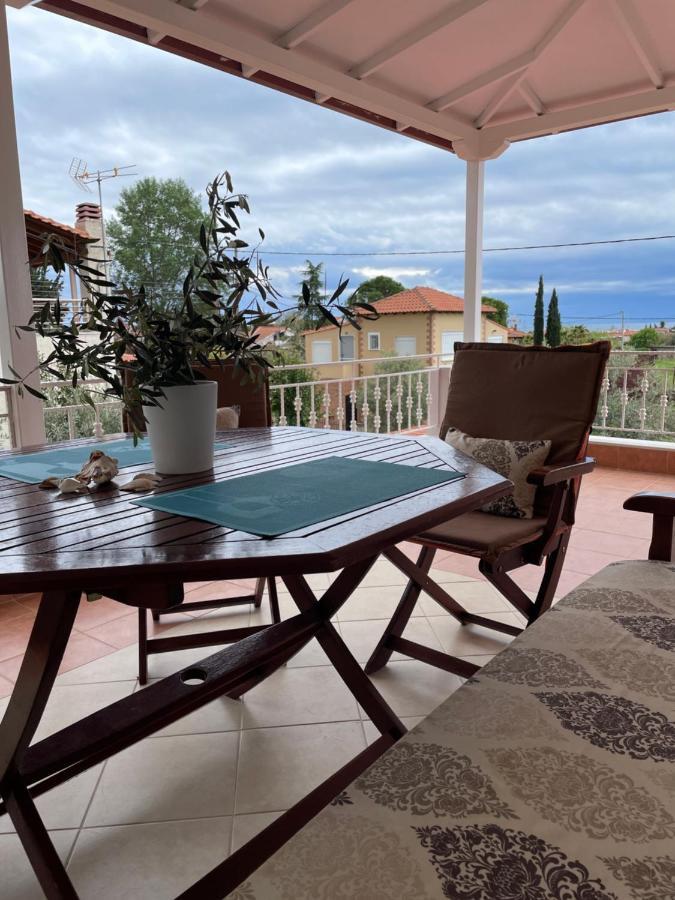 Villa Seaside House Karianí Exterior foto